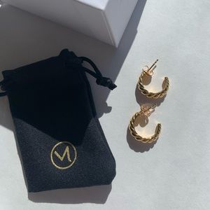 Mejuri Croissant Dôme Hoop Earrings